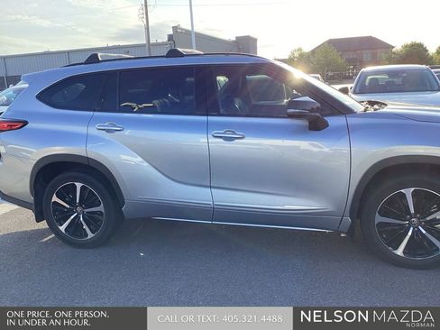 Used 2022 Toyota Highlander XSE image 5