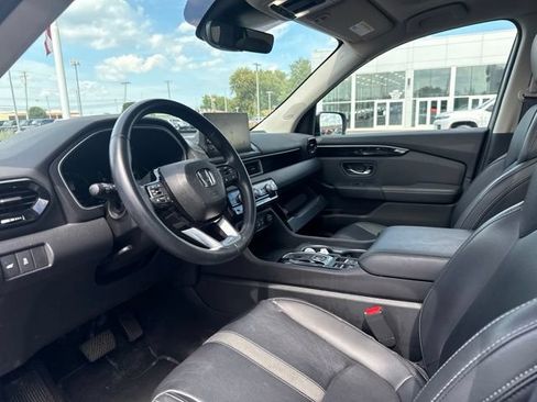 Used 2025 Honda Pilot Touring image 16