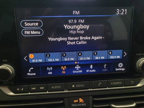 Used 2024 Nissan Altima 2.5 SV image 25