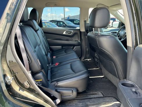 Used 2018 Nissan Pathfinder SL w/ Cargo Package AWD/4WD image 3