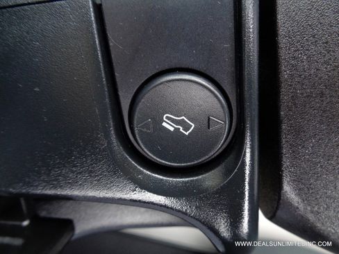 Used 2017 Ford Expedition EL XLT image 12