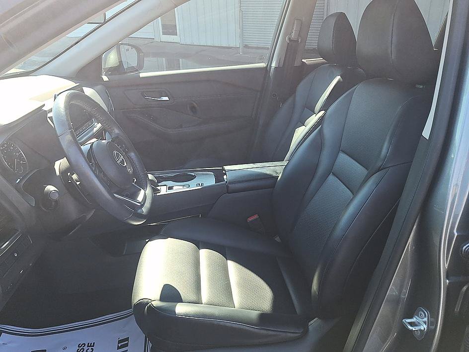 Certified 2022 Nissan Rogue SV w/ SV Premium Package FWD image 11