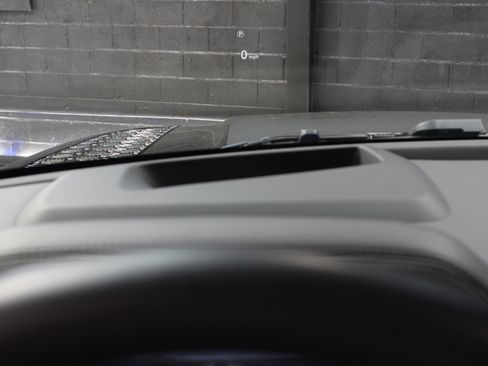 Used 2024 Land Rover Defender 110 X-Dynamic SE image 75