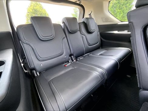 Certified 2025 INFINITI QX80 Luxe AWD/4WD image 32