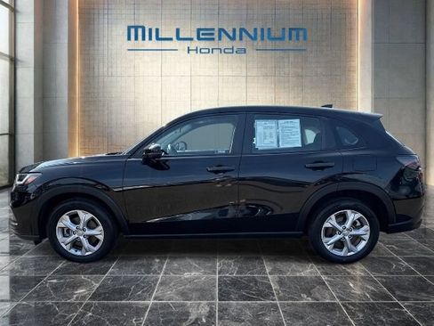 Used 2024 Honda HR-V LX image 2