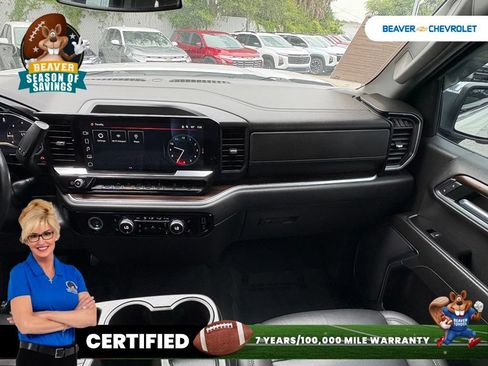 Used 2022 GMC Sierra 1500 SLT w/ X31 Off-Road Package AWD/4WD image 17