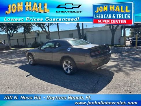 Used 2020 Dodge Challenger SXT image 7