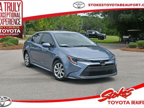 Used 2024 Toyota Corolla LE FWD image 1