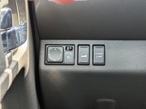 Used 2019 Nissan Frontier PRO-4X w/ Pro-4x Luxury Package image 25