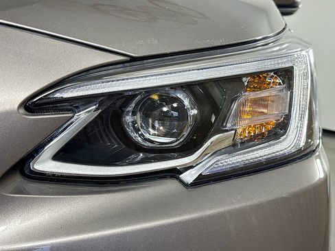 Used 2022 Subaru Outback Limited AWD/4WD image 38
