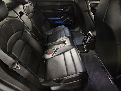 Used 2022 Porsche Taycan image 15