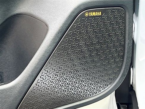 New 2025 Mitsubishi Outlander SE image 18