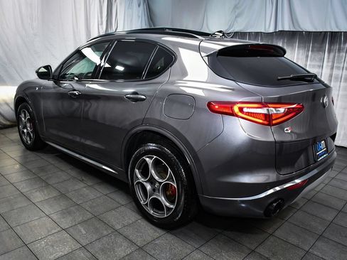 Used 2022 Alfa Romeo Stelvio Ti AWD/4WD image 4