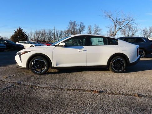 New 2025 Kia K4 EX FWD image 4