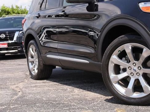 Used 2020 Ford Explorer Platinum AWD/4WD image 3
