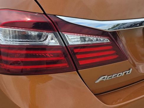 Used 2016 Honda Accord EX image 37