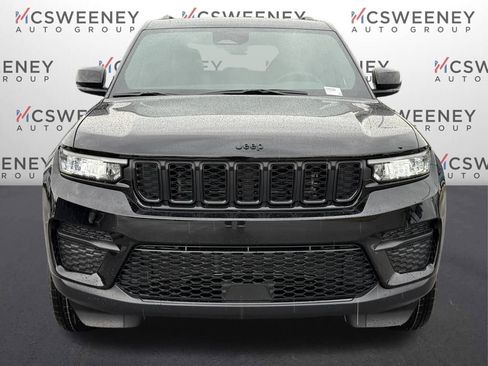 New 2025 Jeep Grand Cherokee Altitude image 8