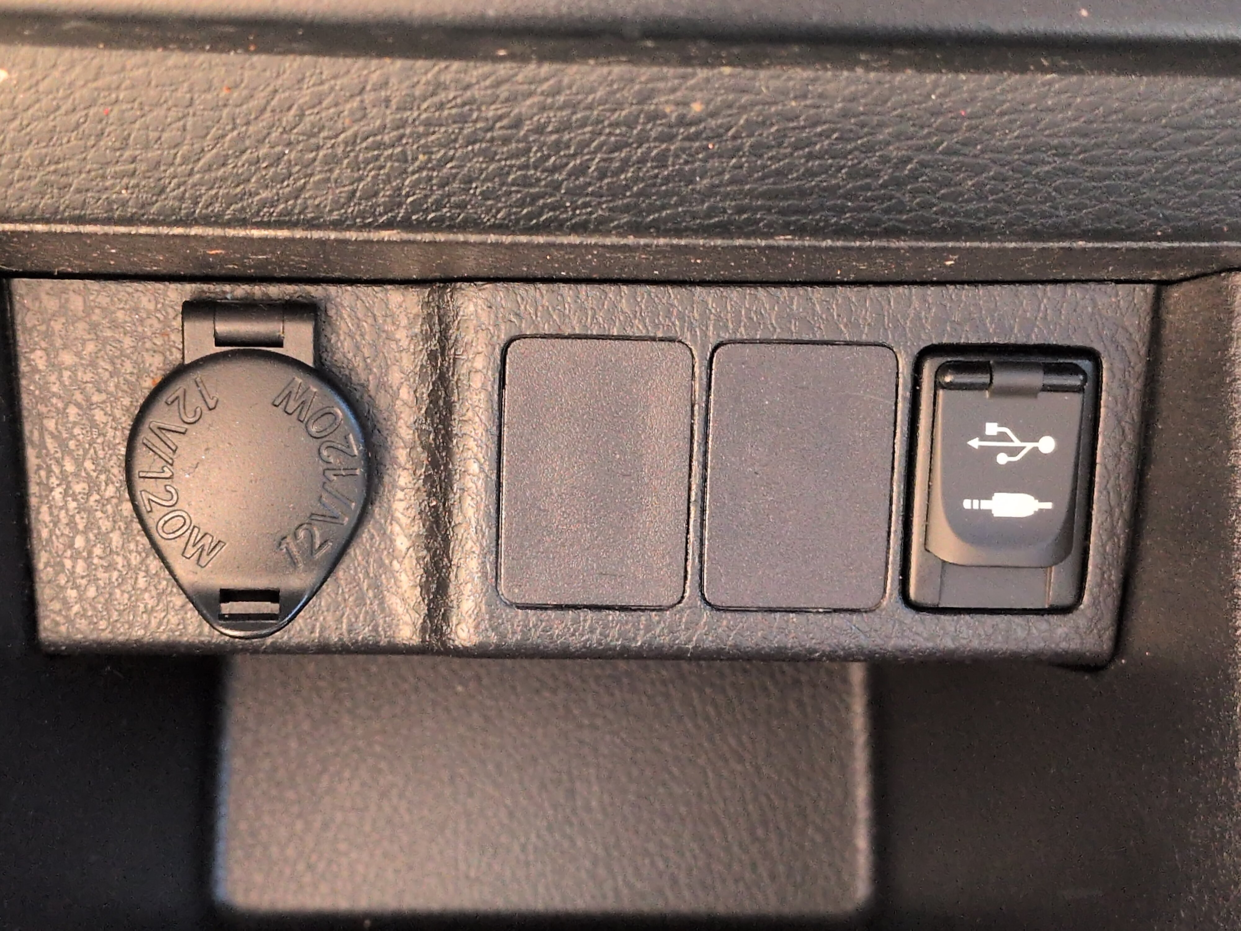 Used 2016 Toyota Corolla LE FWD image 18