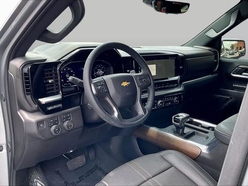 Used 2026 Chevrolet Silverado 1500 High Country w/ High Country Premium Package AWD/4WD image 26
