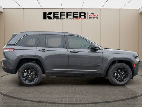 New 2026 Jeep Grand Cherokee Laredo image 6