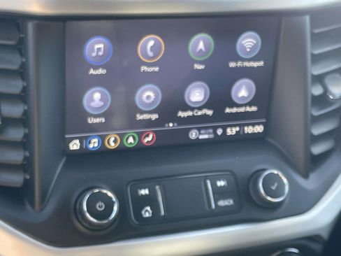 Used 2023 GMC Acadia SLT w/ Elevation Edition image 17