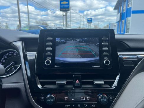 Used 2022 Toyota Camry LE image 28