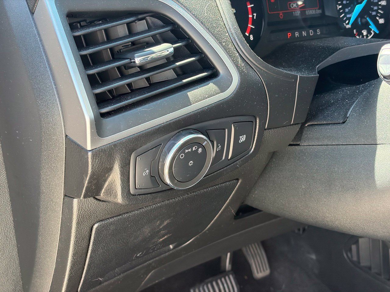 Used 2020 Ford Edge SE FWD image 7