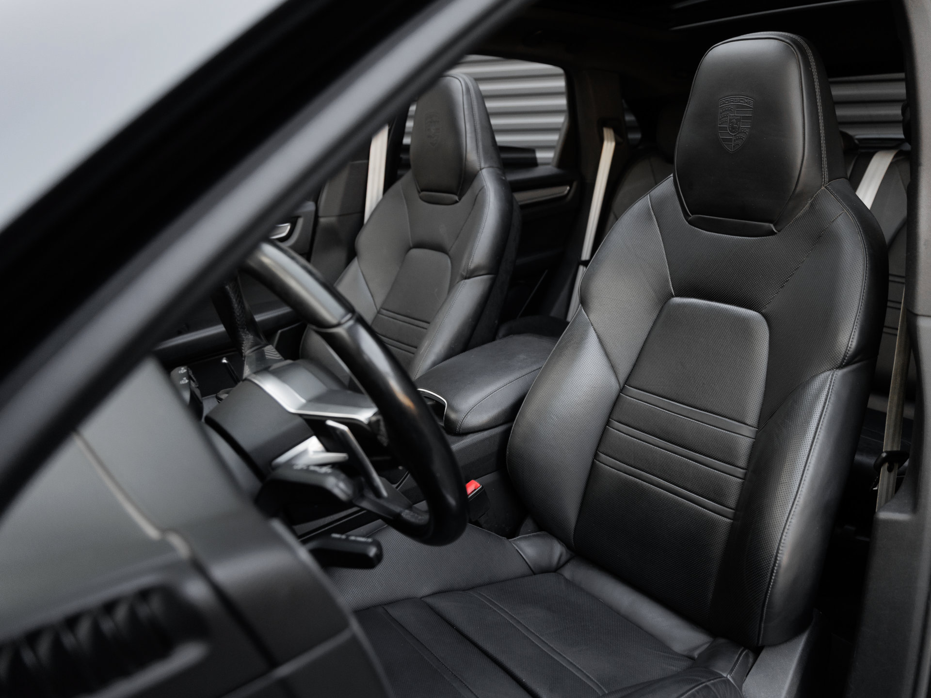 Certified 2023 Porsche Cayenne Platinum Edition AWD/4WD image 5