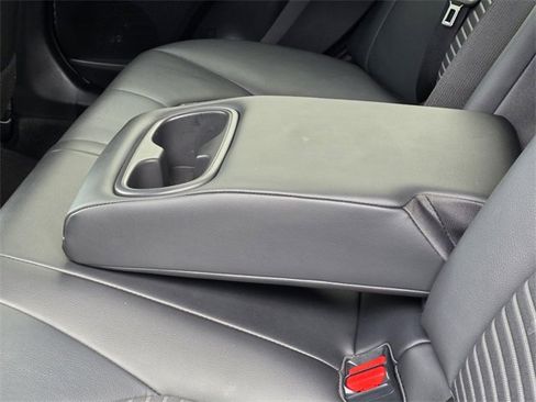 Used 2020 Toyota Camry SE image 10