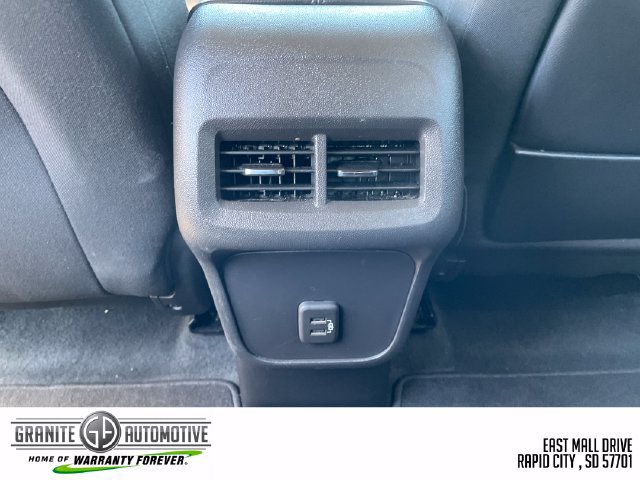 Used 2024 GMC Terrain SLE AWD/4WD image 33