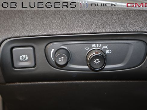 Certified 2021 Buick Enclave Avenir w/ Avenir Technology Package FWD image 28