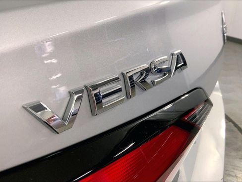 Used 2025 Nissan Versa SV FWD image 8