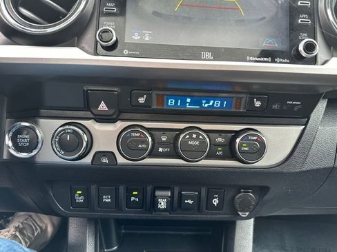 Certified 2022 Toyota Tacoma Limited AWD/4WD image 37
