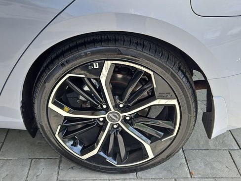 Used 2024 Nissan Altima 2.5 SR image 29