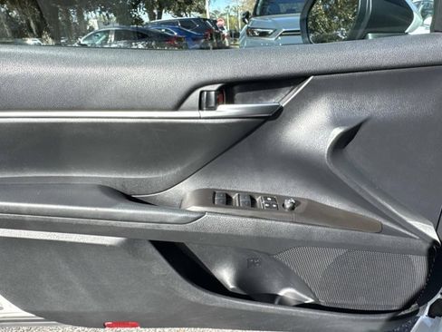 Used 2023 Toyota Camry SE image 7