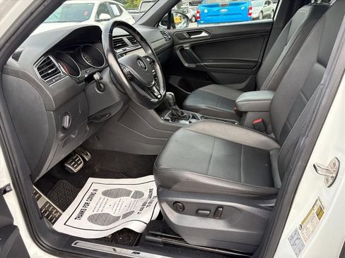 Used 2020 Volkswagen Tiguan SE R-Line w/ 3rd Row Seat Package AWD/4WD image 18