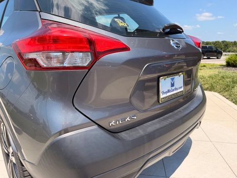 Used 2019 Nissan Kicks SV FWD image 28