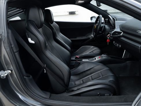 Used 2013 Ferrari 458 Italia Coupe RWD image 18