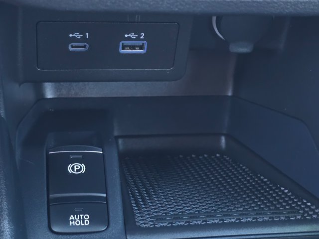 Certified 2023 Nissan Kicks SR FWD image 24