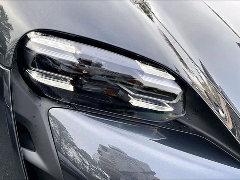 Used 2022 Porsche Taycan 4 Cross Turismo image 27