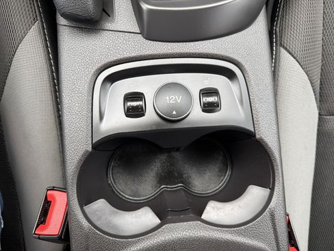 Used 2014 Ford Focus SE w/ SE Winter Package image 18