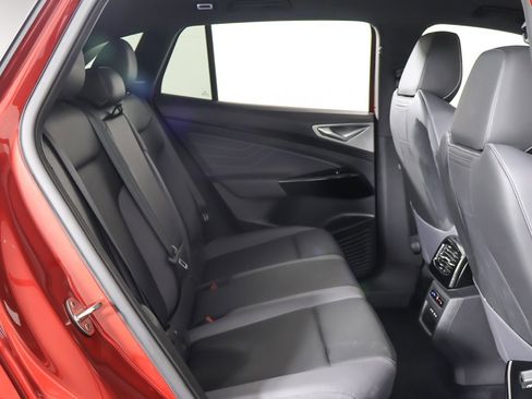 Used 2023 Volkswagen ID.4 Pro S Plus image 33