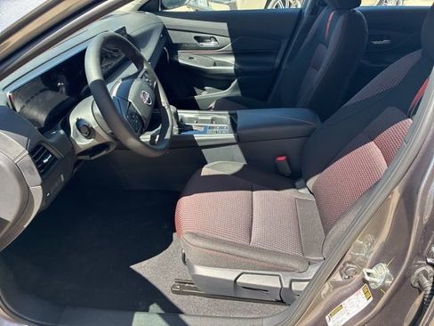 New 2026 Nissan Sentra SR w/ Floor Mat Package FWD image 8