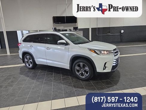 Used 2019 Toyota Highlander Limited Platinum image 2