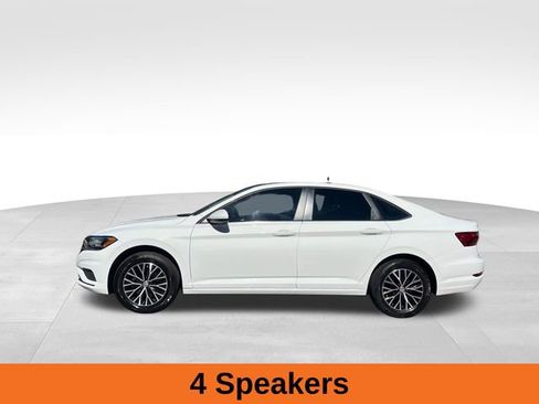 Used 2021 Volkswagen Jetta SE image 2
