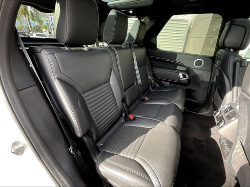 Used 2023 Land Rover Discovery S R-Dynamic image 27