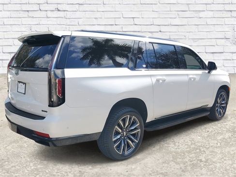 Used 2021 Cadillac Escalade ESV Sport image 4