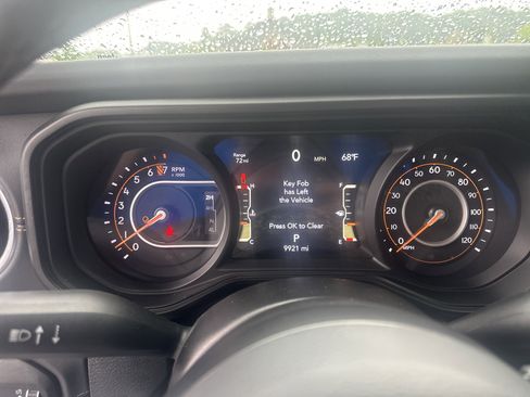 Used 2025 Jeep Gladiator Sport AWD/4WD image 40