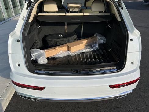 Used 2023 Audi Q5 e Premium Plus image 15