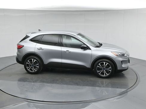 Used 2022 Ford Escape SE w/ SE Sport Appearance Package image 56